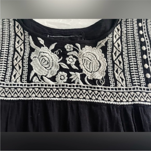 Johnny Was Embroidered Dress - Excellent Condition - Medium - Picture 3 of 7